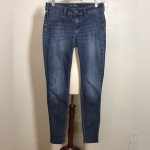 Silver Camden Rose jeggings. Pre-loved. Size 29 x 31.